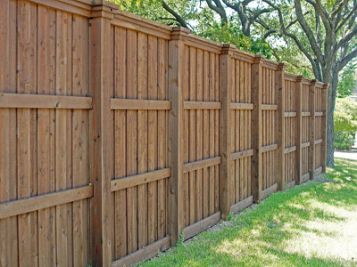 Wood privacy fence